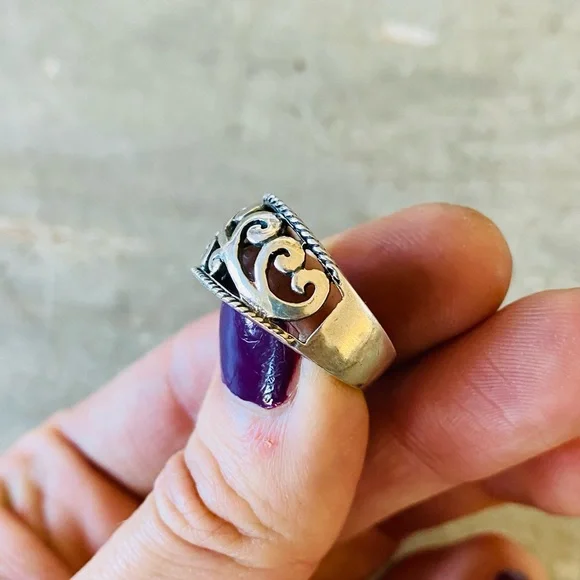 ♥️ Artisan ♥️ Vintage Sterling Silver Floral Ring - Picture 5 of 13